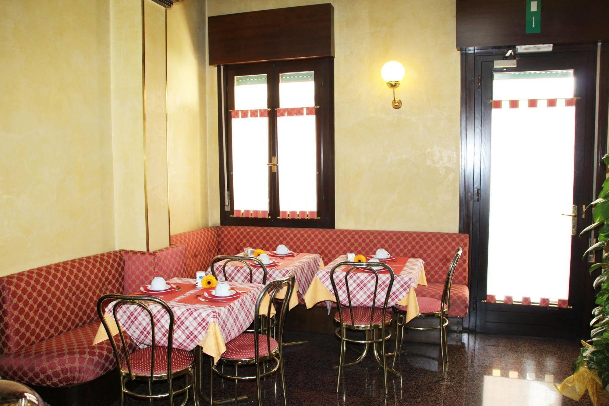 Albergo Ristorante Leon D'Oro Noventa di Piave Exterior foto